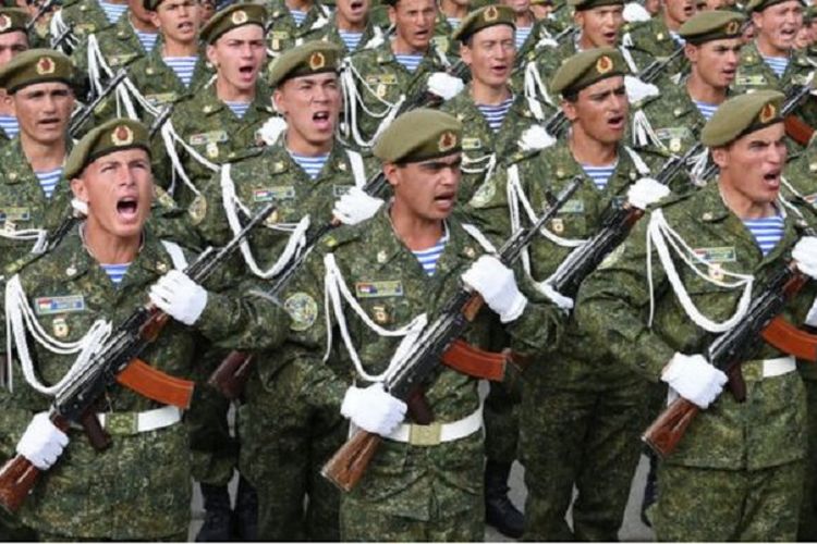 Setiap warga Tajikistan yang memenuhi syarat diwajibkan ikut wajib militer selama dua tahun.