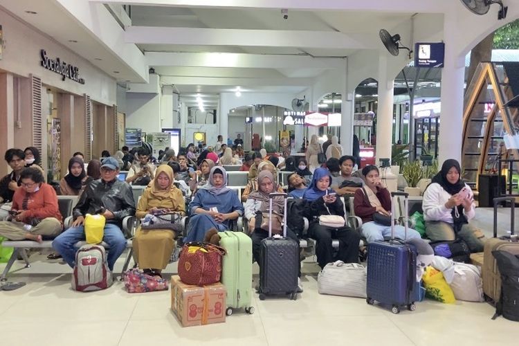 Puncak Arus Mudik, 50.814 Penumpang Penuhi Stasiun di Daop 8 Surabaya
