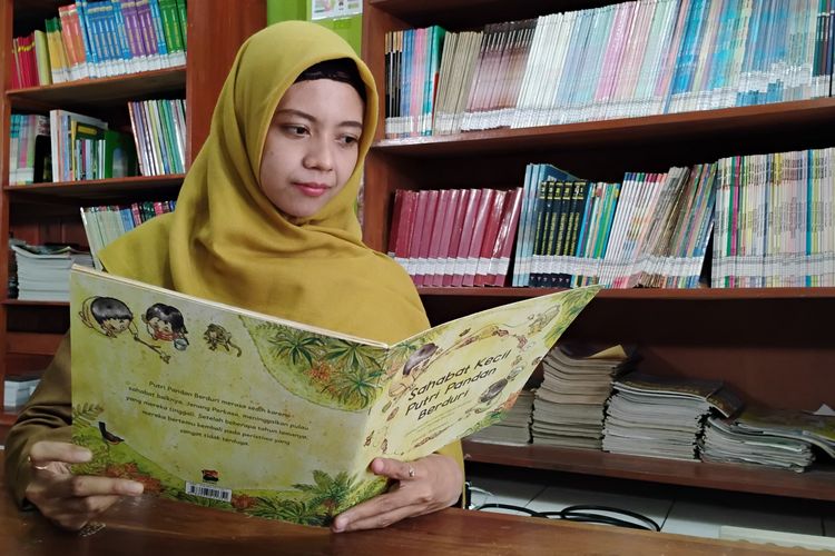 Lawan Keterbatasan Buku, Guru di Sidoarjo Kembangkan Website Literasi Berbasis AI
