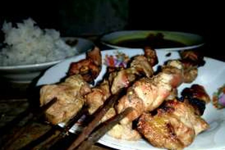 Sate klatak Bari di Pasar Jejeran, Wonokromo, Pleret, Bantul, DI Yogyakarta.