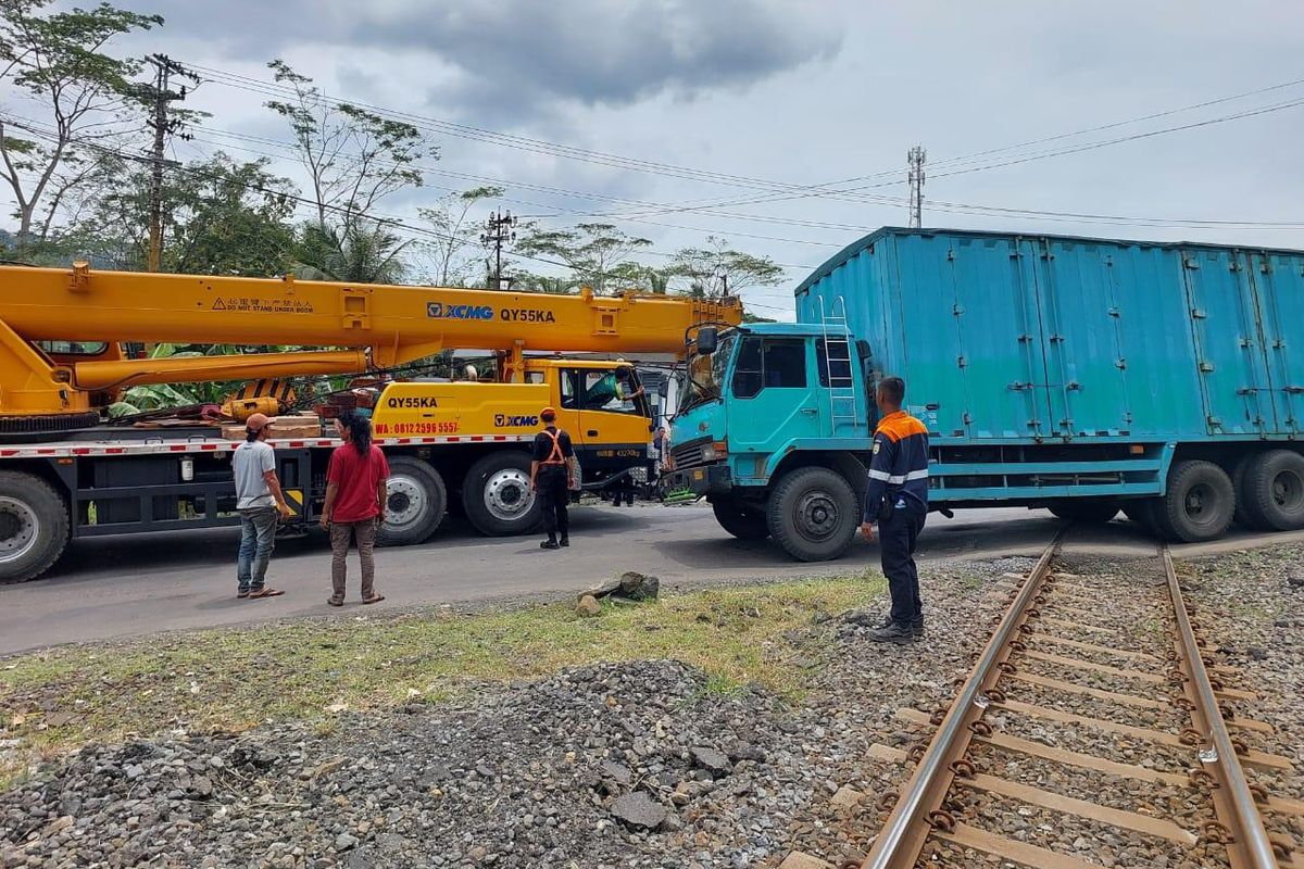 7 Kereta Api yang Terlambat karena Truk Mogok di Banyumas, Apa Saja?