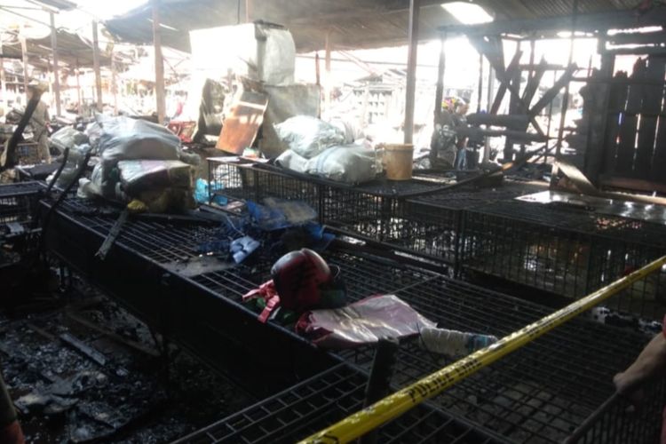 Kebakaran Pasar Bawah Bukittinggi, Sabtu (11/9/2021) dinihari ditaksir Rp 2 miliar