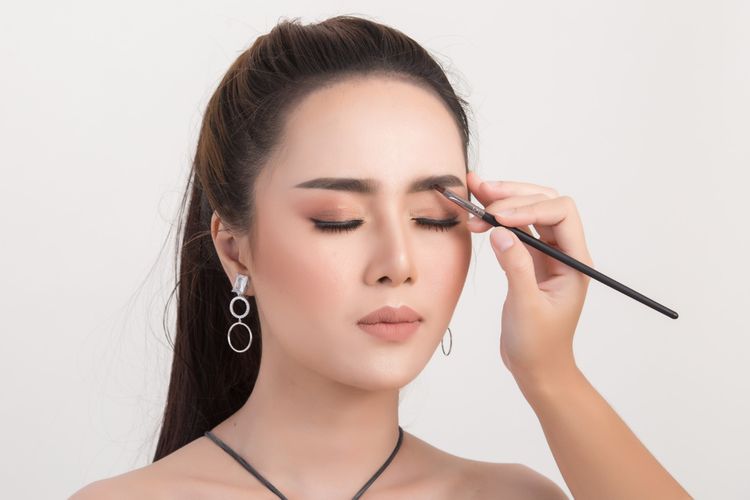 6 Model Alis yang Bisa Diplih Sesuai Bentuk Wajah