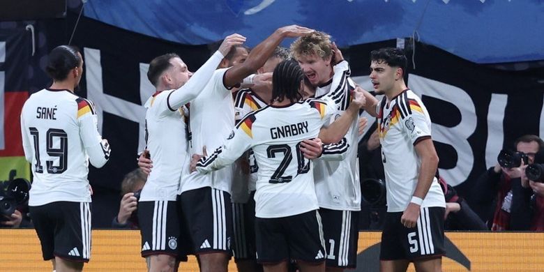 Penyerang Timnas Jerman Nick Woltemade merayakan gol ke gawang Slovakia. Timnas Jerman memastikan kelolosan ke Piala Dunia 2026 setelah pesta gol mengalahkan Slovakia 6-0 di matchday 6 Kualifikasi Piala Dunia 2026 Zona Eropa.