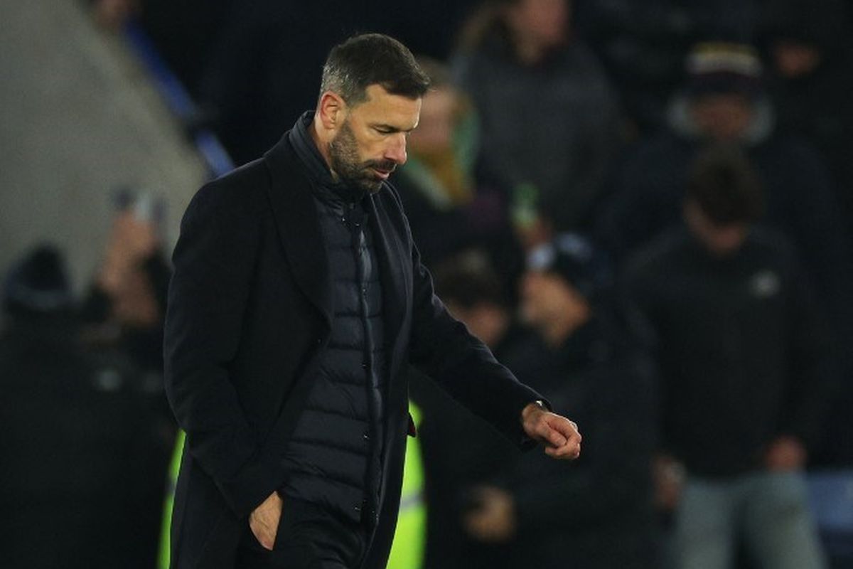 Leicester Tumbang 0-4, Van Nistelrooy Akhirnya Kalah Sebagai Pelatih di  Inggris