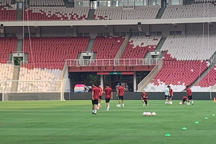 Para pemain timnas Indonesia melakoni sesi latihan menjelang melawan Irak di Stadion Utama Gelora Bung Karno (SUGBK), Jakarta, pada Rabu (5/6/2024).