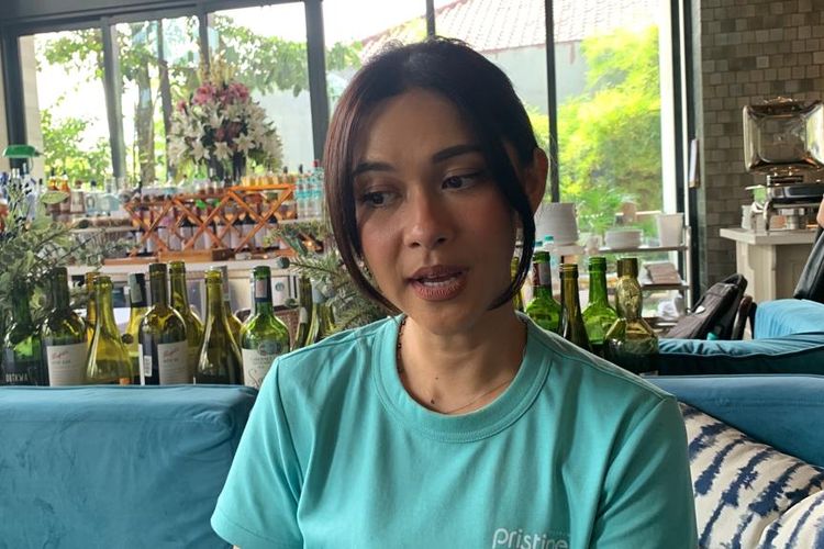 Aktris Nana Mirdad saat ditemui di kawasan Lebak Bulus, Jakarta Selatan, Kamis (10/8/2023).