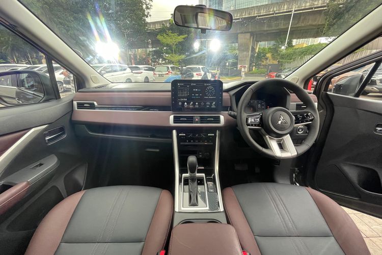 Interior Mitsubishi Xpander Cross