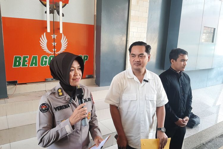 Wadir Reskrimum Polda DIY AKBP Tri Panungko (baju putih) saat jumpa pers terkait hasil psikologi forensik HP (23) pelaku mutilasi seorang perempuan di Sleman.
