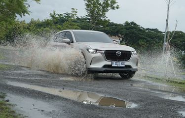 Mengulas Rasa Berkendara Mazda CX-60 Pro