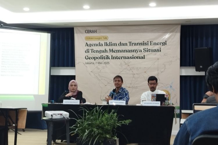 Diskusi CERAH Insight Talk bertajuk ?Agenda Iklim dan Transisi Energi di Tengah Memanasnya Situasi Geopolitik Internasional?