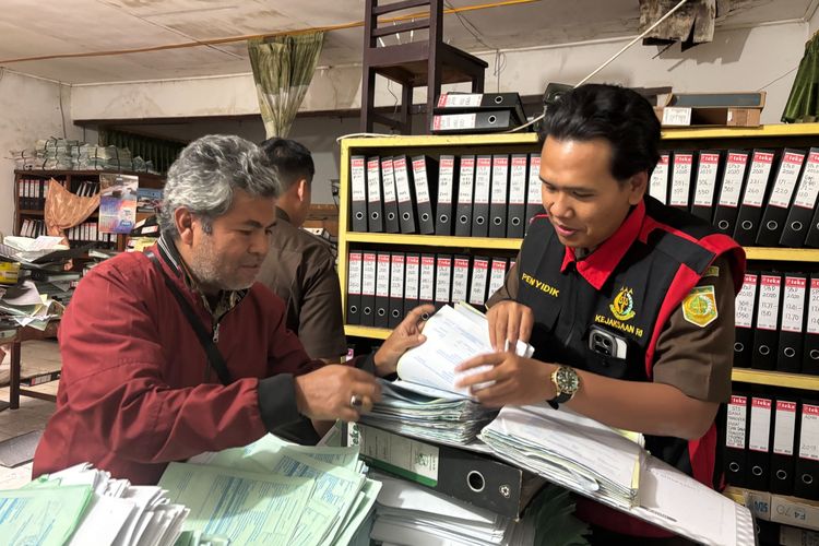 Kejari Ngada Geledah 2 Kantor Terkait Dugaan Korupsi Pasar Rakyat Rp 1,3 Miliar