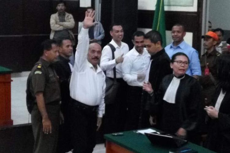 Tiga Mantan Petinggi Gafatar, Ahmad Mussadeq alias Abdus Salam, Mahful Muis Tumanurung dan Andri Cahya usai mendengarkan putusan Majelis Hakim Pengadilan Negeri Jakarta Timur, Selasa (7/3/2017).