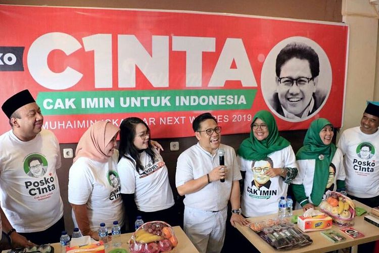 Ketua Umum Partai Kebangkitan Bangsa Muhaimin Iskandar atau akrab disapa Cak Imin meresmikan posko relawan Cak Imin Untuk Indonesia (CINTA) di kawasan Ciputat, Tangerang Selatan, Banten, Jumat (6/4/2018).