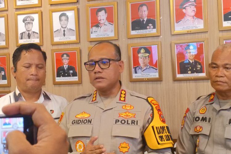 Kapolrestabes Medan Kombes Pol Gidion Arif Setyawan saat memberikan keterangan kasus 7 anggota Polrestabes Medan aniaya pria bernama Budianto Sitepu hingga tewas, Jumat (27/12/2024) 