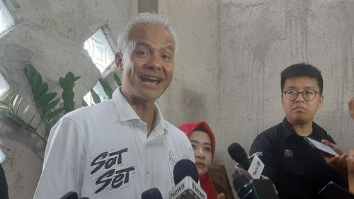 Prabowo Dorong Pembangunan "Giant Sea Wall", Ganjar: Memang Satu Guru dengan Saya