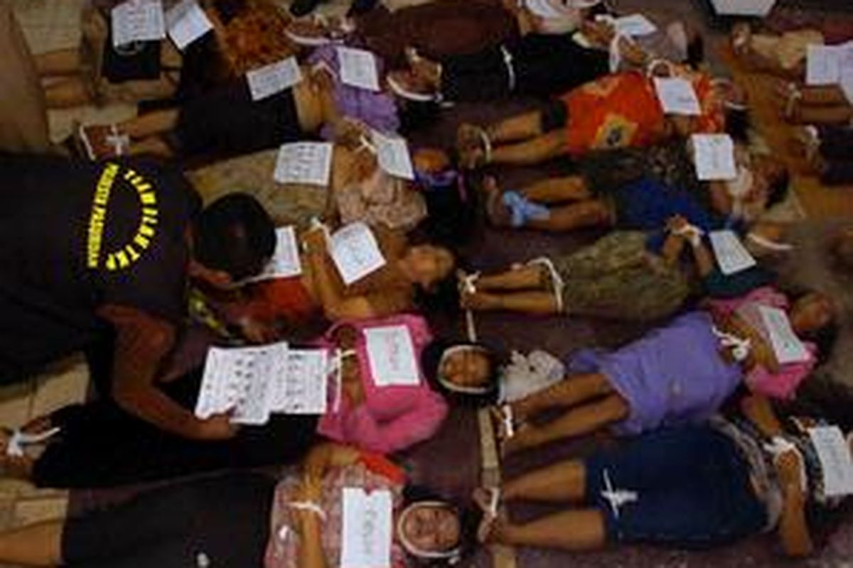 Para korban yang tewas usai diotopsi RSUD dr Soedarsono, Pasuruan.