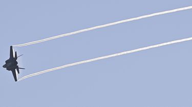 3 Sumber AS Konfirmasi Jet Tempur Jatuh di Iran, Kali Pertama Terjadi