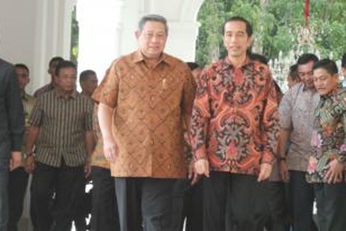 Presiden terpilih Joko Widodo datang ke Istana Negara, Minggu (19/10/2014), untuk berkeliling dan berkenalan dengan para staf istana.