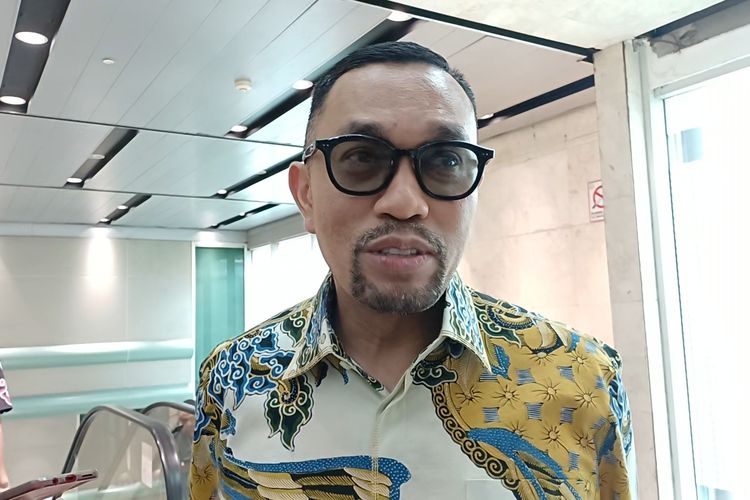 Bukan karena Ucapan "Orang Tolol Sedunia", Ini Alasan Sahroni Dimutasi