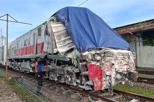 KA Blambangan Ekspres Vs Truk, Masinis dan Asisten Terluka karena Terjepit Badan Lokomotif