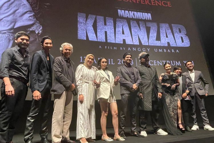 Para cast dan sutradara film Khanzab dalam acara press screening di kawasan Epicentrum, Jakarta Selatan, Kamis (13/4/2023).