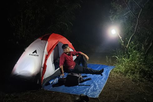 5 Cara Mencegah Ular Masuk Tenda Saat Camping di Alam