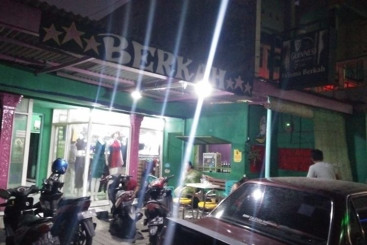 Suasana di salah satu wisma karaoke di lokalisasi Sunan Kuning, Kelurahan Kalibanteng Kulon, Semarang Barat sebelum penutupan, Kamis (17/10/2019)