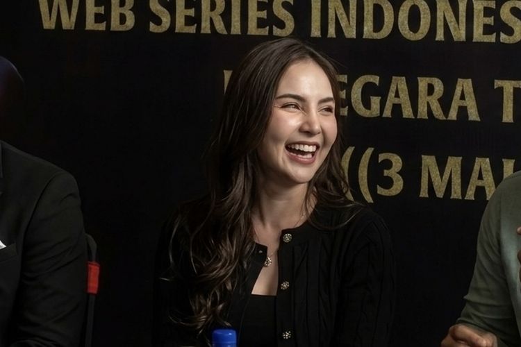 Reaksi Penggemar Atas Adegan Berani Elina Joerg di Serial Terbaru
