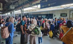 Arus Balik Nataru 2025, KAI Catat Penjualan Tembus 4 Juta Tiket