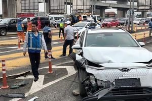 Kecelakaan Beruntun di Gerbang Tol Halim, 4 Korban Alami Sesak di Dada 