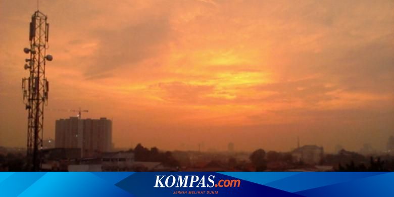 Mengapa Langit Jakarta Hari Ini Masih Terang Kala Maghrib Halaman