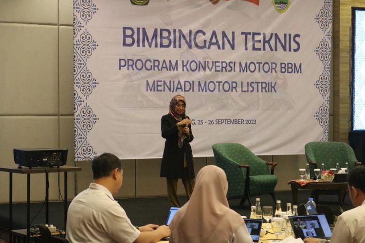 Kementerian ESDM gelar Bimtek Program Konversi Motor di Jawa Barat. 