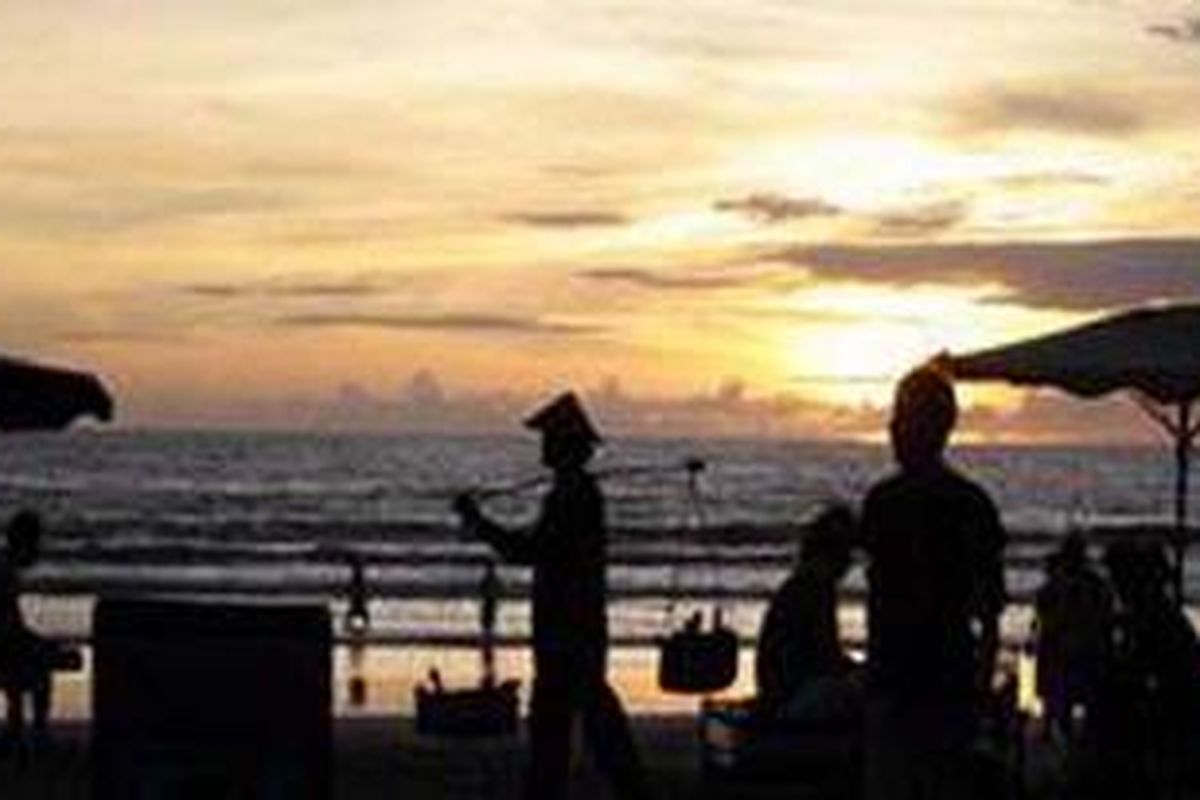 Pantai Seminyak, Bali.