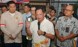 Mendagri Tinjau Bedah Rumah di Bukit Duri, Minta Pemda Percepat Perbaikan Hunian