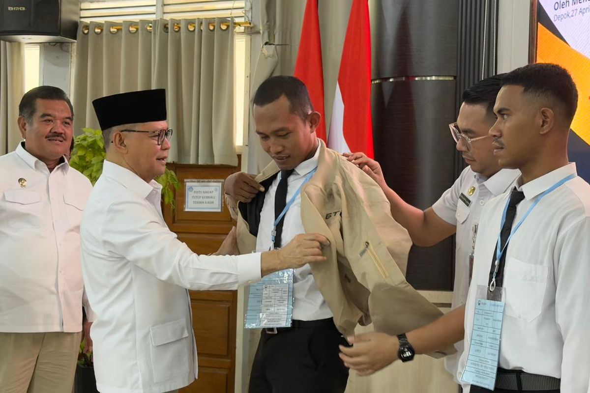 Menteri Perlindungan Pekerja Migran Indonesia (P2MI), Mukhtarudin, menghadiri sekaligus memberikan sambutan motivasi dalam acara Pelepasan Pemberangkatan dan Pembukaan Orientasi Pra Pemberangkatan (OPP) Program G to G Korea Selatan di BBPPMPV Bisnis dan Pariwisata, Sawangan, Depok, Senin (27/4/2026).
