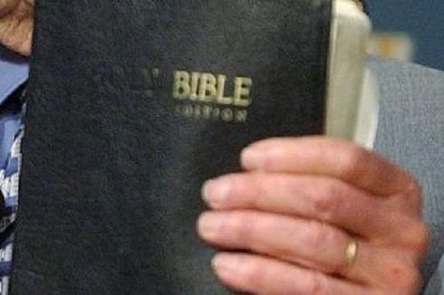 Dibatasi Pemerintah, Situs Belanja di China Tarik Penjualan Alkitab