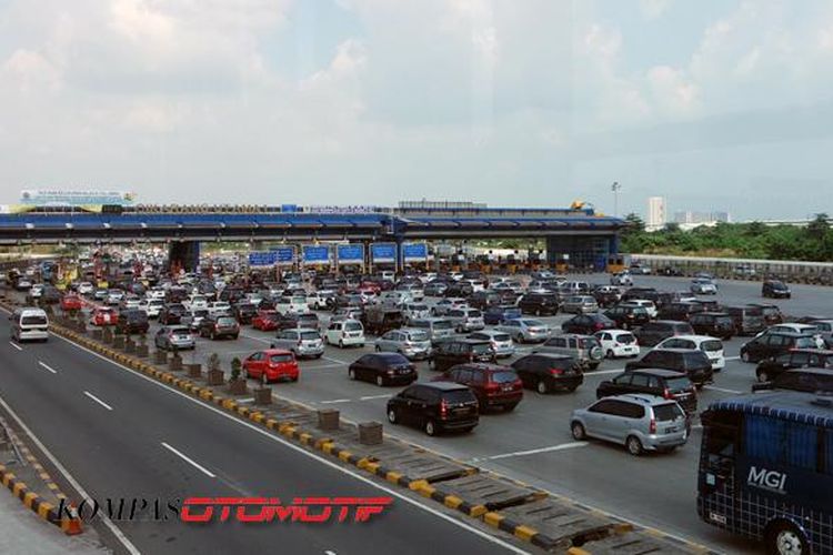 Gerbang Cikarang Utama di tol Jakarta-Cikampek.