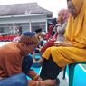 Peringatan Hari Ibu, Napi Lapas Suliki Basuh Kaki Ibu dengan Isak Tangis