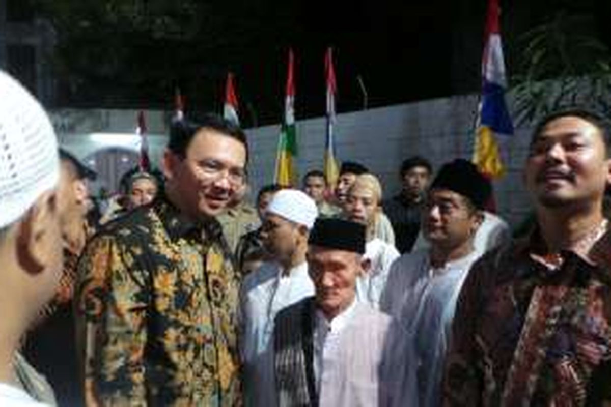 Gubernur DKI Jakarta Basuki Tjahaja Purnama safari ramadhan di Masjid Jami Hidayaturrahman, Kelapa Gading, Jakarta Utara, Selasa (14/6/2016).