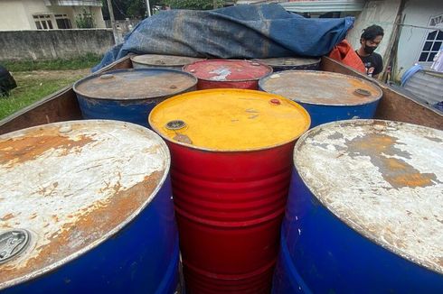 Gudang Penimbunan BBM di Bogor Digerebek, Polisi Temukan Ribuan Liter Pertalite dan Solar