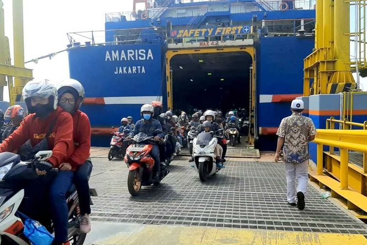Pelabuhan Merak Banten adalah pelabuhan khusus penyeberangan tersibuk di Indonesia, dikenal pula dengan sebutan Pelabuhan Merak Bakauheni. Sementara Pelabuhan Merak Dermaga 7 adalah yang paling baru dibangun dibandingkan 6 dermaga lainnya. 