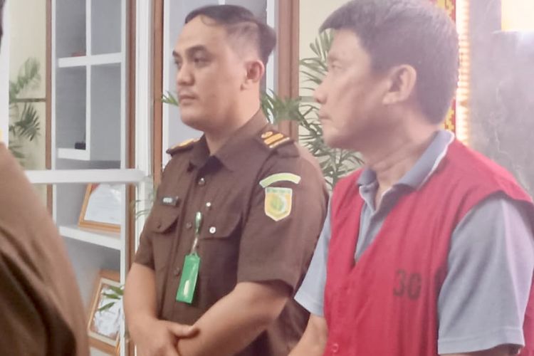 Sugan Sukiandjojo (61) buronan kasus penggelapan Rp 2 miliar yang ditangkap Kejaksaan Negeri Bandar Lampung, Rabu (20/9/2023).