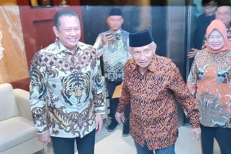 Mantan Ketua MPR Amien Rais bertemu dengan pimpinan MPR, Bambang Soesatyo di Kompleks Parlemen Senayan, Jakarta, Rabu (5/6/2024) pagi.