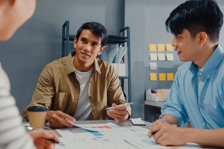 Ilustrasi laki-laki. Shio Naga dikenal sebagai simbol kekuatan dalam astrologi China, dengan karakter kepemimpinan, keberanian mengambil risiko, serta kepedulian yang kerap tak banyak disadari.