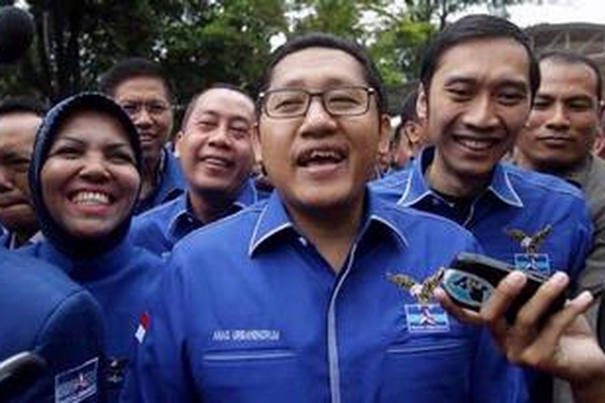 Ketua Umum Partai Demokrat Anas Urbaningrum  dan Sekretaris Jenderal Partai Demokrat Edhi Baskoro 