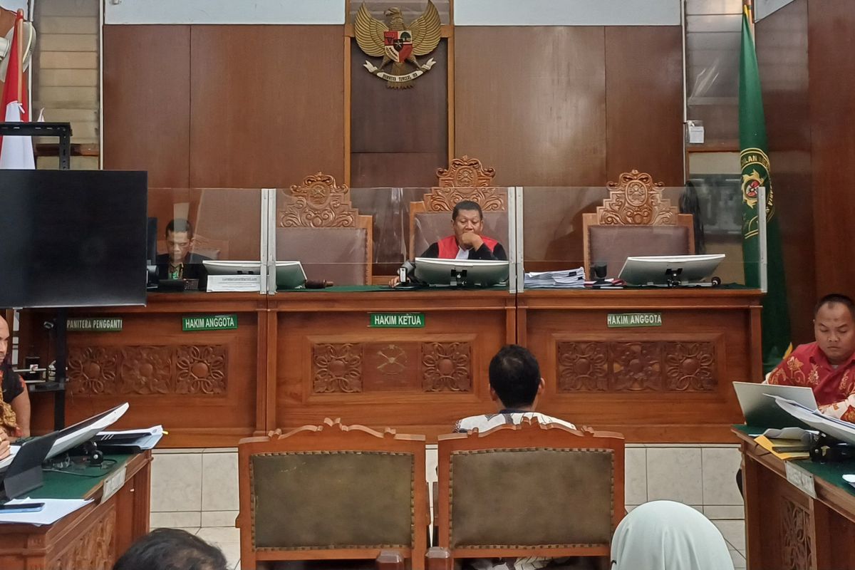 Pakar hukum dari Universitas Al-Azhar Indonesia Prof Suparji Ahmad saat dihadirkan sebagai ahli dari kubu Aiman Witjaksono di Pengadilan Negeri Jakarta Selatan, Kamis (22/2/2024).