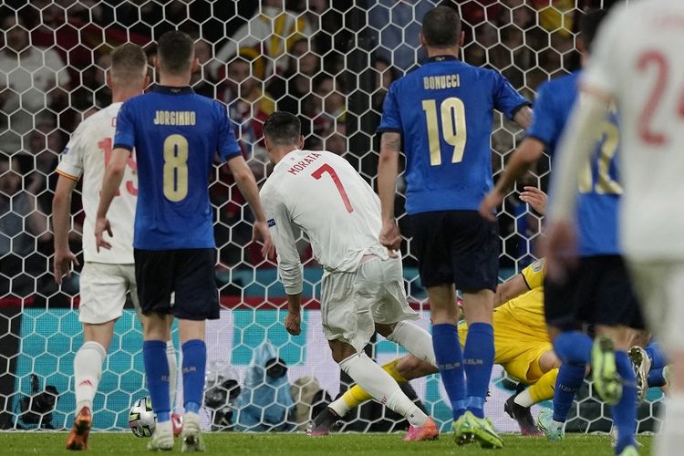 Penyerang Spanyol Alvaro Morata saat membobol gawang Italia pada semifinal Euro 2020 di Stadion Wembley, London, Inggris, Rabu (7/7/2021) dini hari WIB.