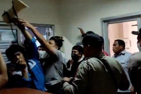 Rapat Penentuan UMK di Makassar Diwarnai Kericuhan, Buruh Memaksa Masuk