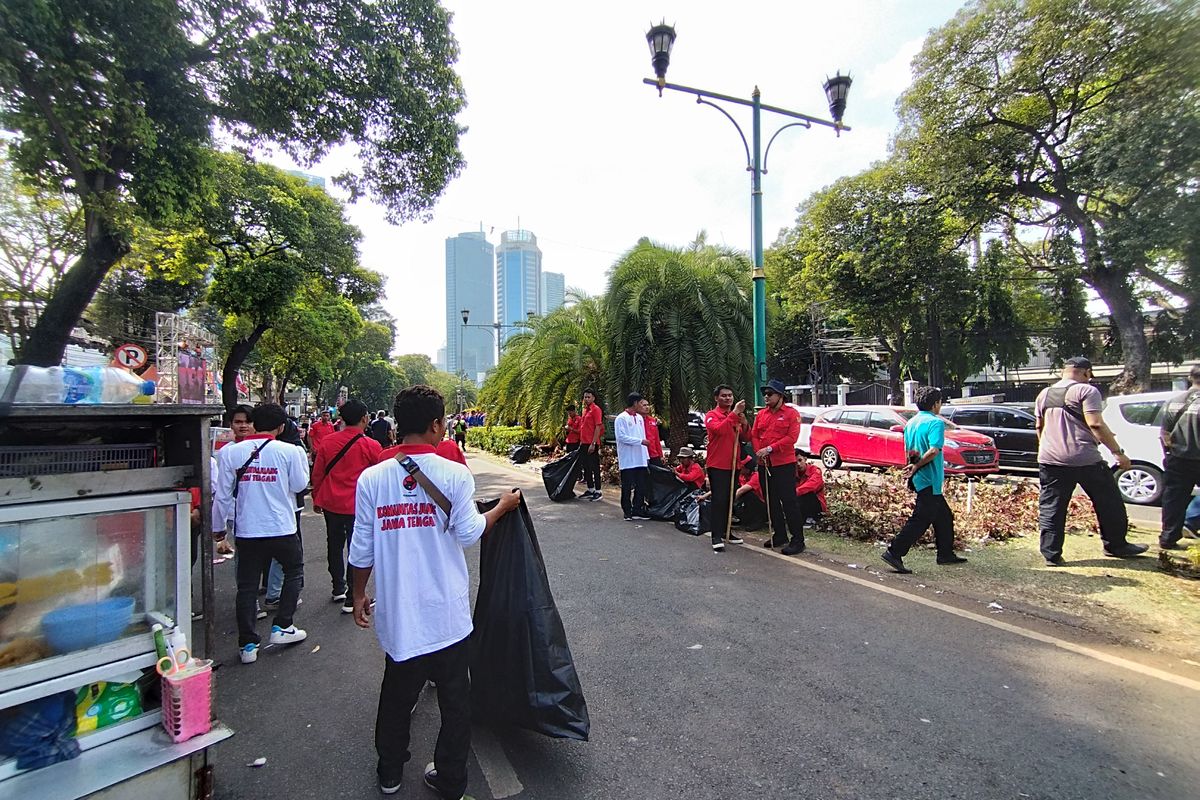 Akses menuju Jalan Imam Bonjol telah dibuka usai rangkaian acara pendaftaran capres cawapres selesai di KPU RI, Menteng, Jakarta Pusat, Kamis (19/10/2023). (KOMPAS.com/XENA OLIVIA)
